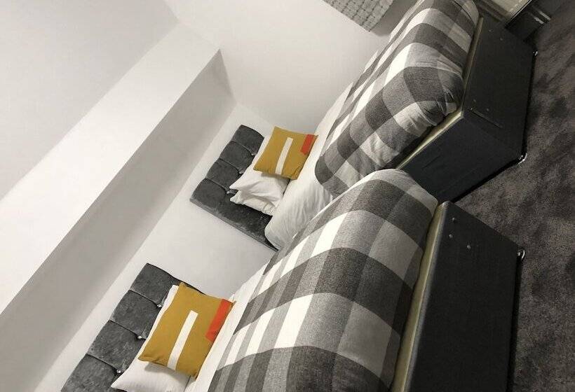 Четырехместный Номер Стандарт, Ashfield