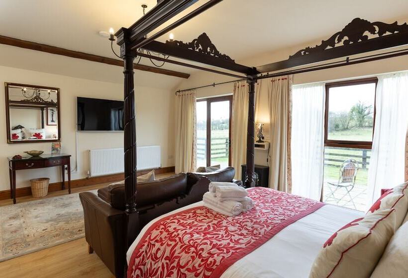 اتاق استاندارد, Brickfields Farm