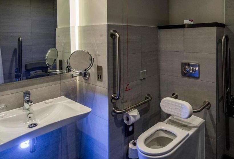 Номер Стандарт Адаптированный для Инвалидов, Crowne Plaza Aberdeen Airport, An Ihg