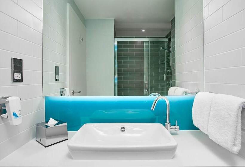 Номер Стандарт, Holiday Inn Express Londonealing