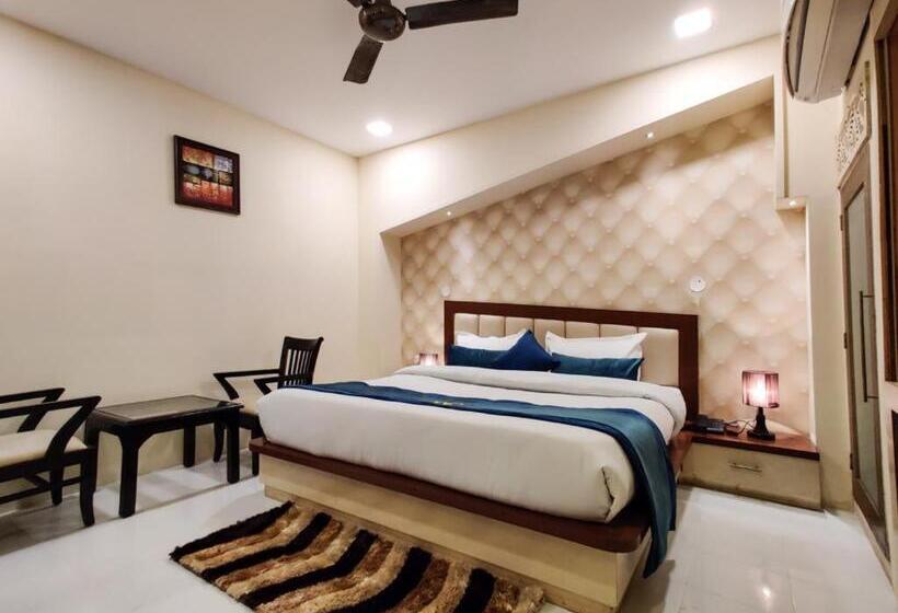 Family Suite, West Cottas Hotel    Couples, Family, Corporate Favorite In Heart Of Jalandhar