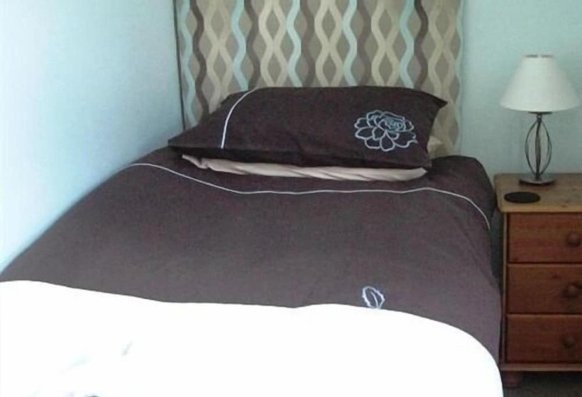 اتاق استاندارد یک نفره, Warwick Lodge