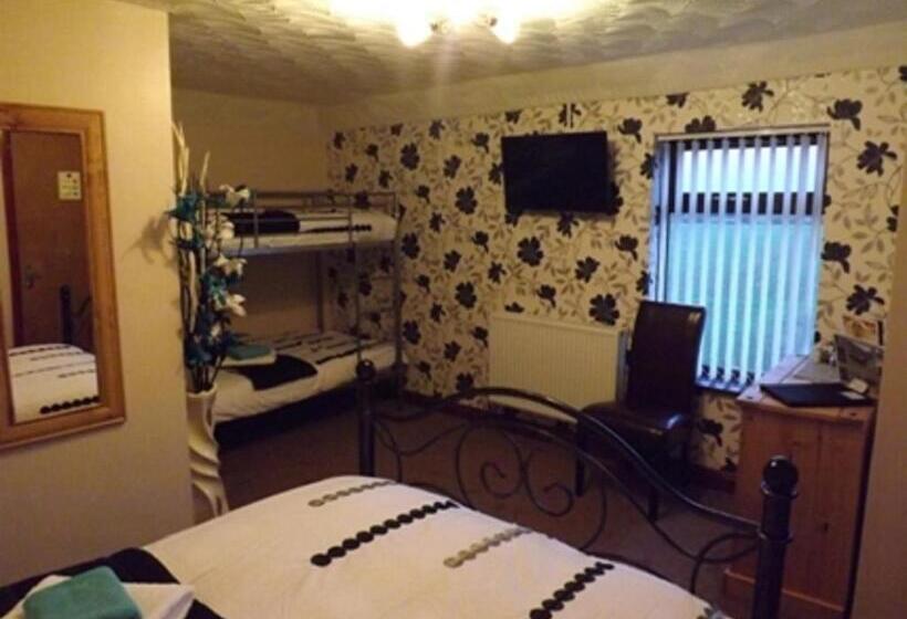 Семейный Номер, The Kings Head Inn