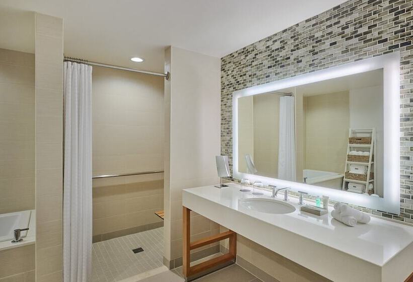 Полулюкс, The Westin Denver International Airport