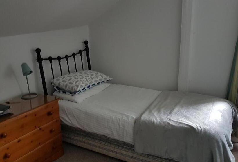 패밀리 룸, St.ebba B&b