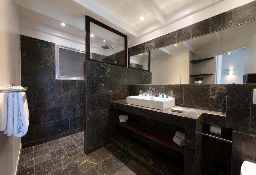 اتاق لوکس با چشم‌انداز دریا, Pearl Beach