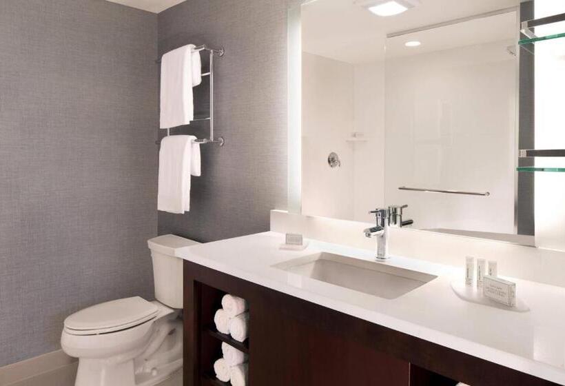 מיטת קינג בסוויטה, Residence Inn By Marriott Miami Airport West/doral