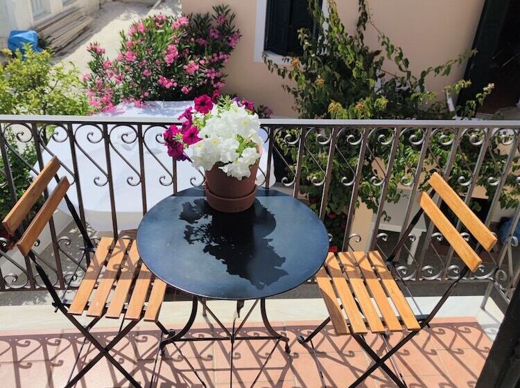 اتاق استاندارد, Twin House