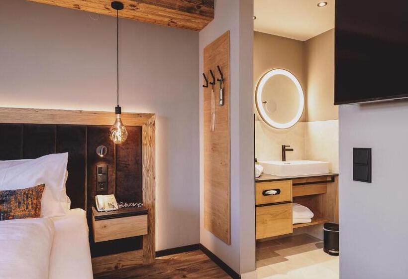 اتاق لوکس با بالکن, Post Post Hotel   Alpine Boutique Hotel & Spa