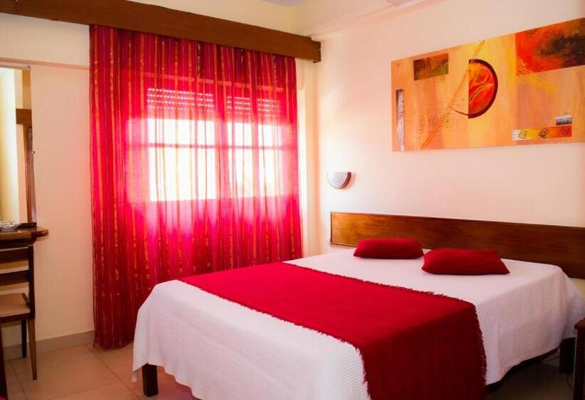اتاق استاندارد با چشم‌انداز, Apart Hotel Avenida