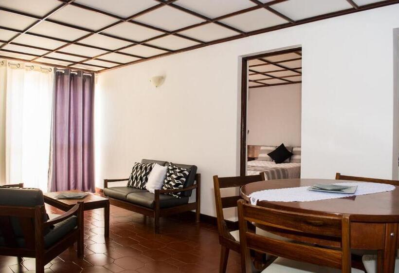 سوییت با چشم‌انداز دریا, Apart Hotel Avenida