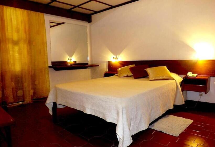 سوییت با چشم‌انداز دریا, Apart Hotel Avenida