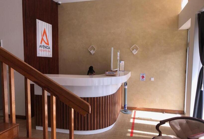سوییت با چشم‌انداز دریا, Apart Hotel Avenida