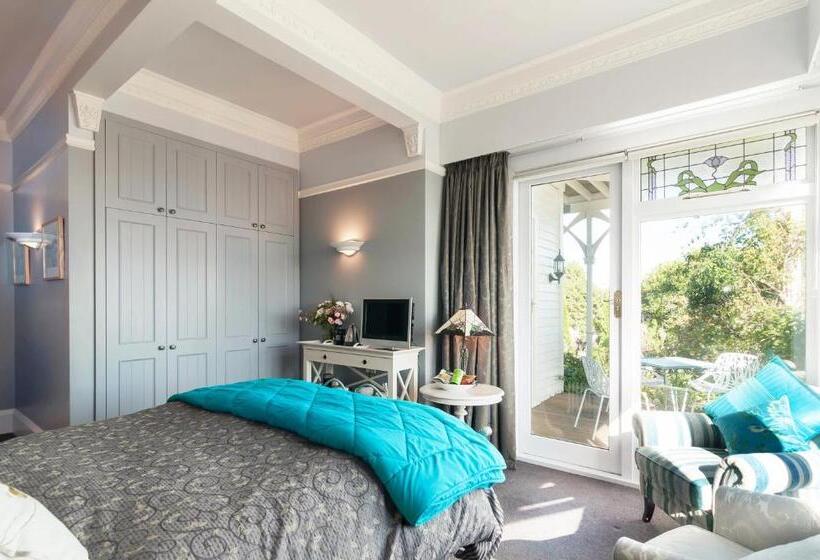 Номер Стандарт Вид на Горы, Dyers House