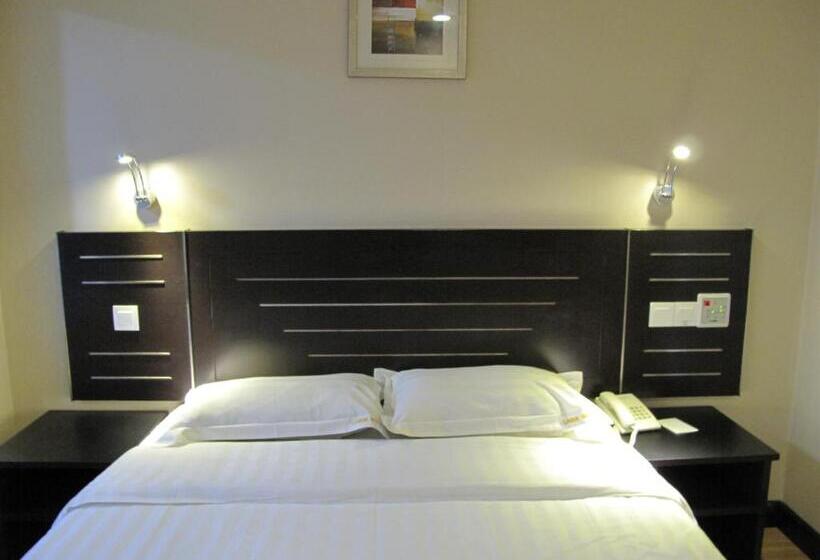 Quarto Estandar, Labuk