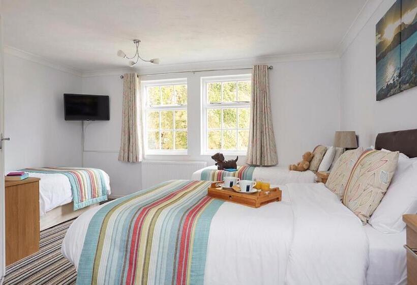 Семейный Номер, Luccombe Manor Country House
