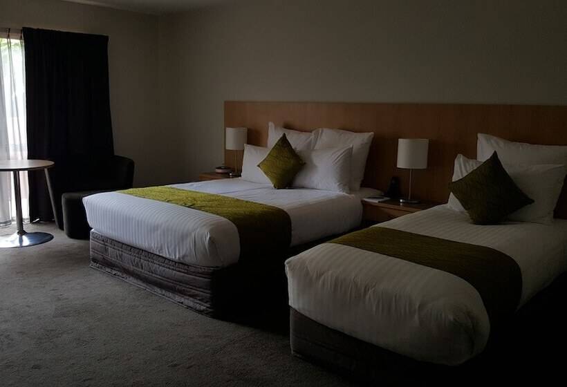 سوییت, Greenlane Suites