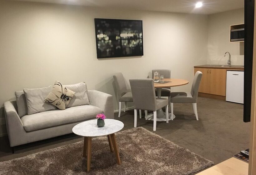 سوییت اجرایی, Greenlane Suites
