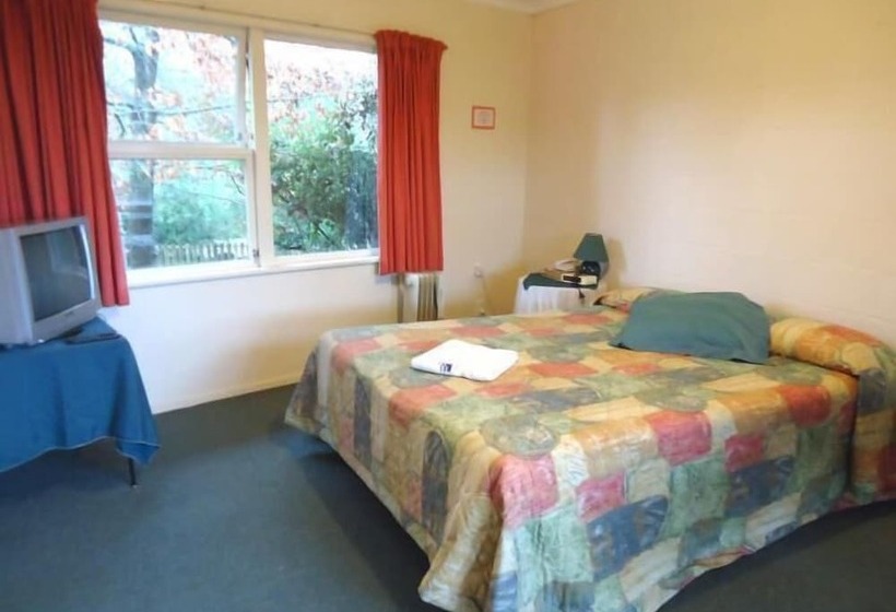 스탠다드 스튜디오, Park Lodge Motel