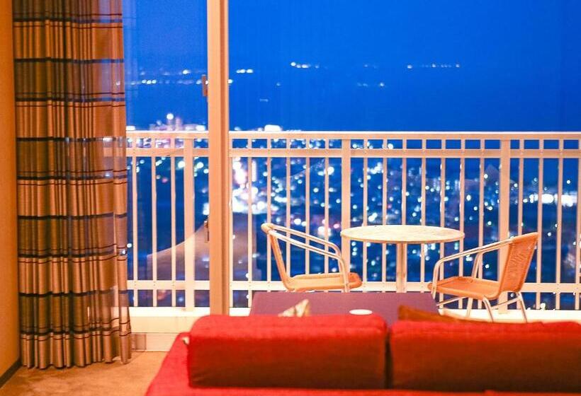 Королевский Люкс, The Yuinchi Hotel Nanjo