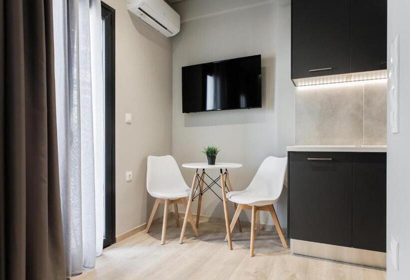 استودیوی استاندارد, Wyz Piraeus