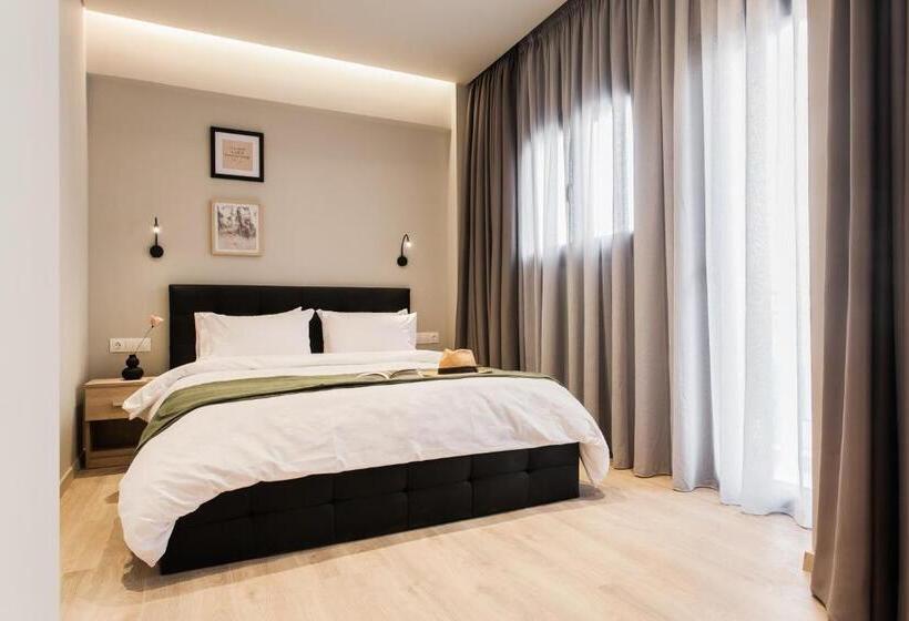 استودیوی استاندارد, Wyz Piraeus