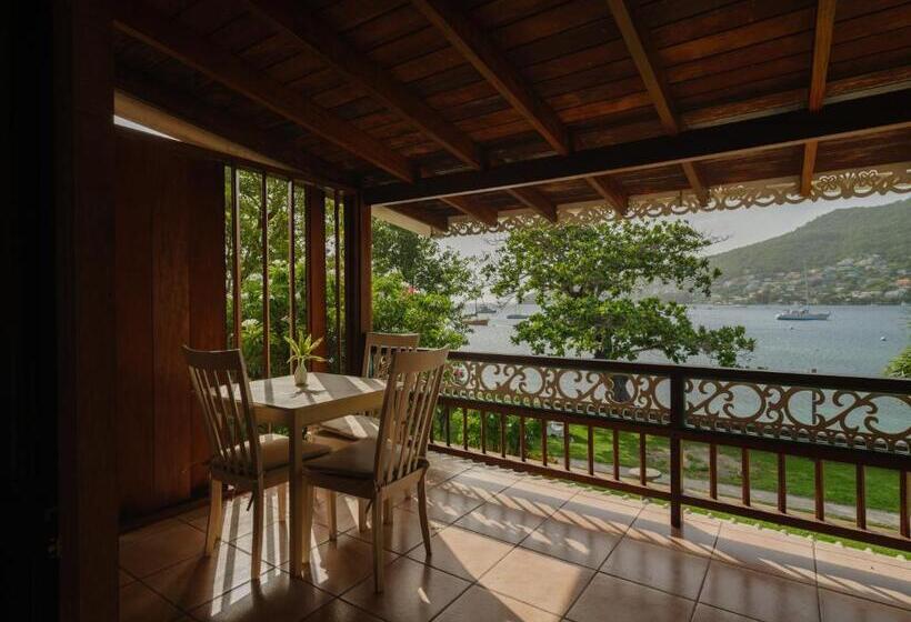 اتاق لوکس با بالکن و چشم‌انداز دریا, Gingerbread Suites