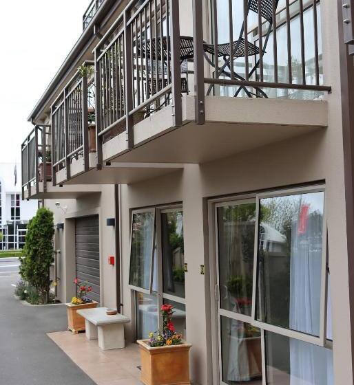 Апартаменты 2 Спальни с Балконом, Delago Motel/apartments