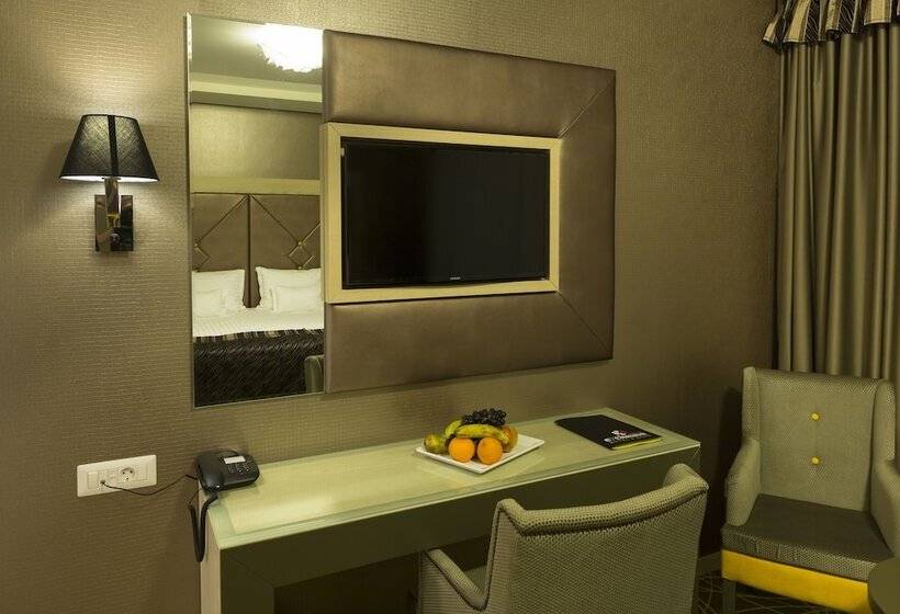 سوییت, Exclusive Hotel & More