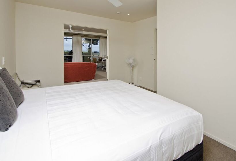 侧面带海景及2个卧室的公寓, Pavilion Beachfront Apartments