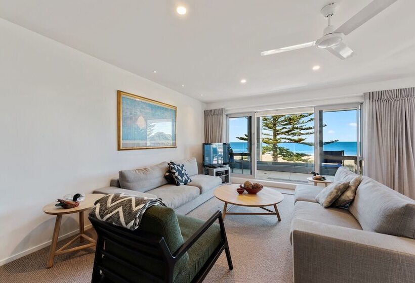 Апартаменты 1 Спальня Вид на Море, Pavilion Beachfront Apartments