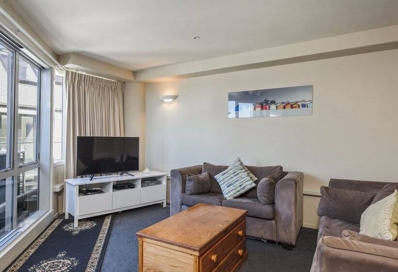 Апартаменты 2 Спальни Боковой Вид на Море, Pavilion Beachfront Apartments