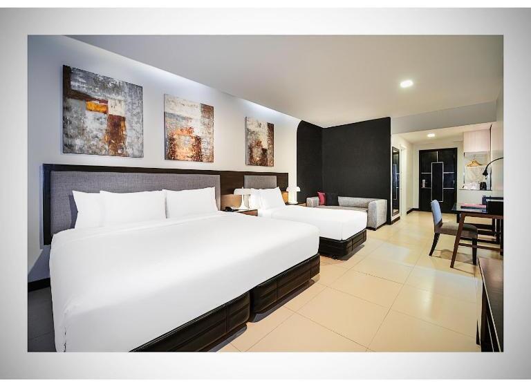 חדר משפחתי, Summit Hotel Magnolia