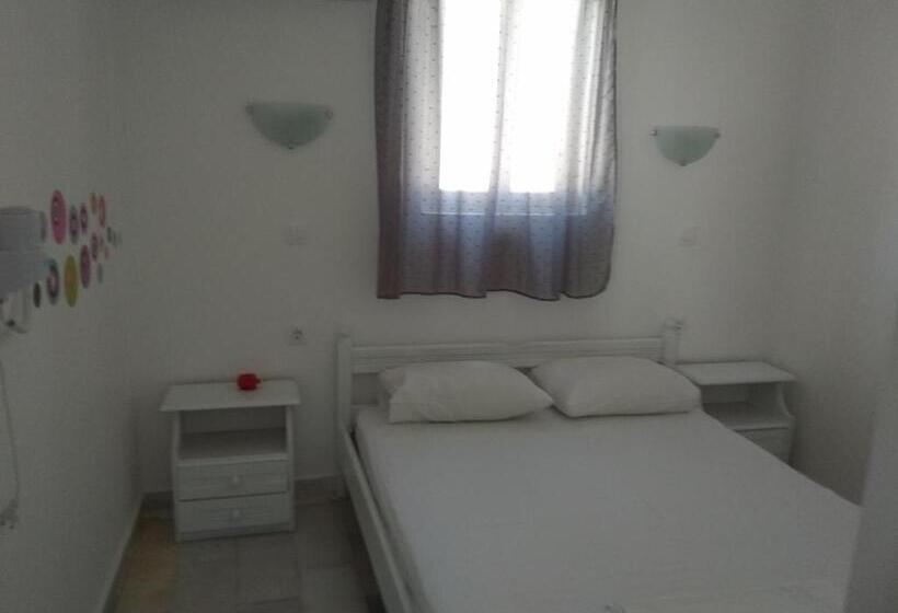 آپارتمان 1 خوابه همکف, Nikoletta Studios