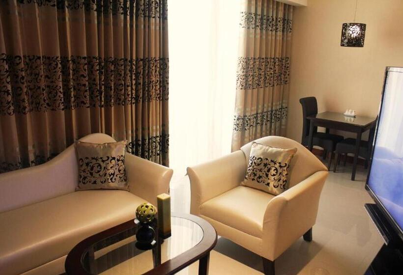 자쿠지 스위트, Central Park Tower Resort