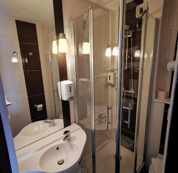 اتاق استاندارد سه نفره, Inn Design Resto Novo Langres