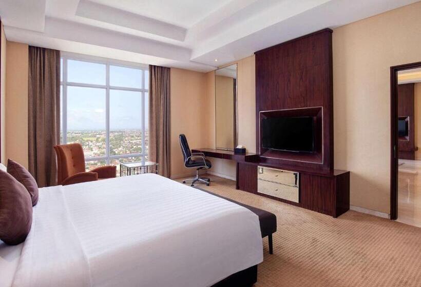 Номер Executive Кровать Кинг, Grand Mercure Solo Baru