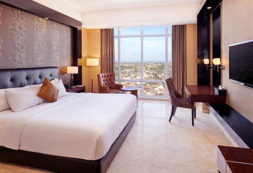 Номер Superior Кровать Кинг, Grand Mercure Solo Baru