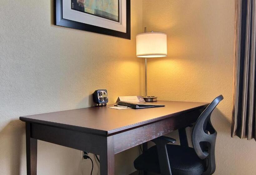 스위트, Cobblestone Inn & Suites  Linton
