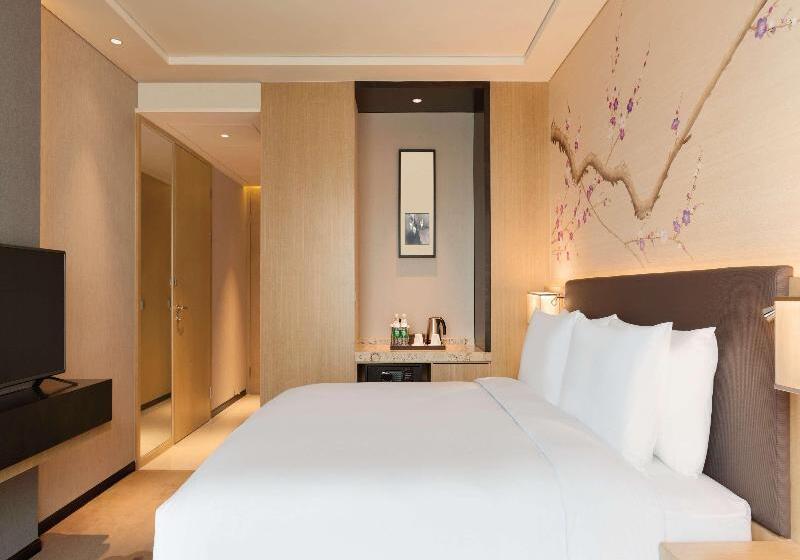 Стандартный Номер Кровать Кинг, Hilton Garden Inn Dandong