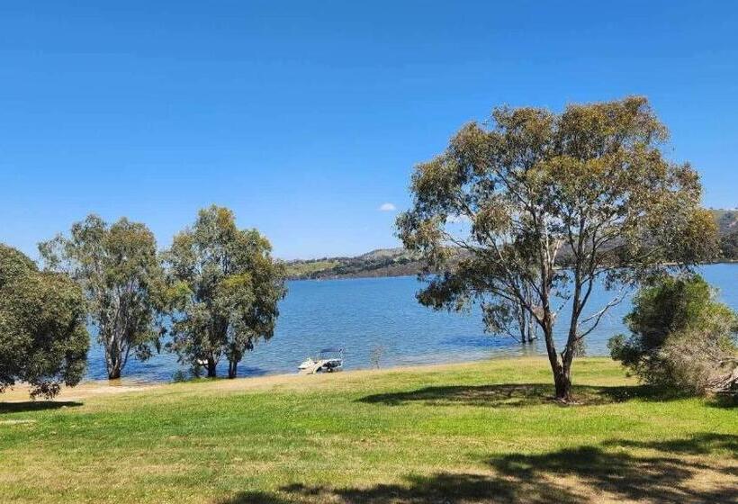 이코노미 룸, Mansfield Lakeside