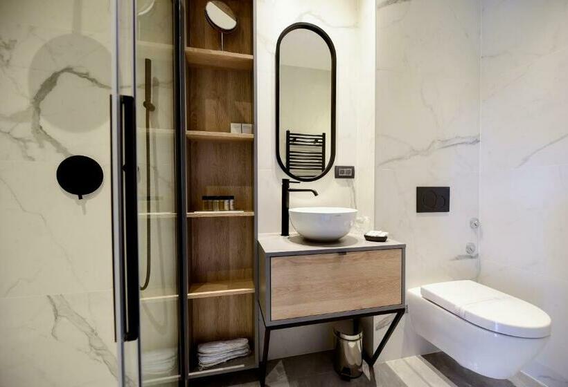 Номер Стандарт с Балконом, The Lion Rooms