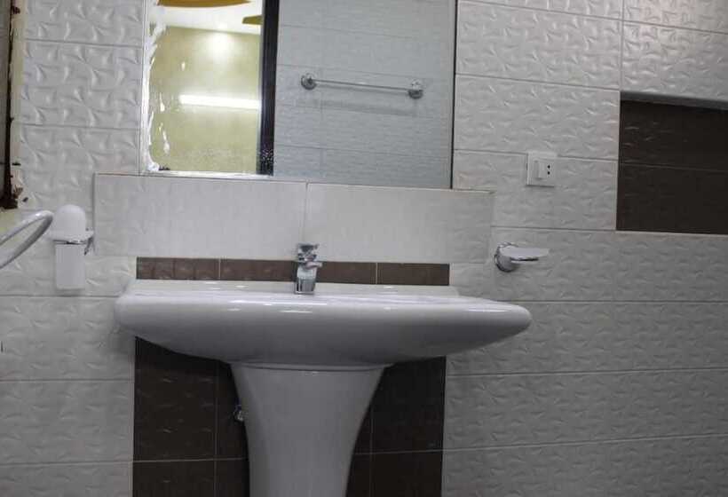 اتاق لوکس, Patel Residency Guest House 2