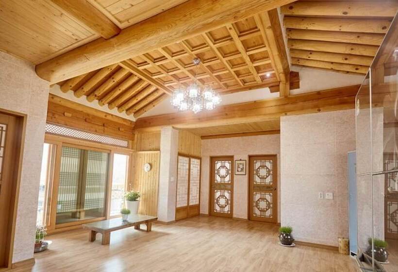 Номер Стандарт, Wanju Hanok Pension Hyurim