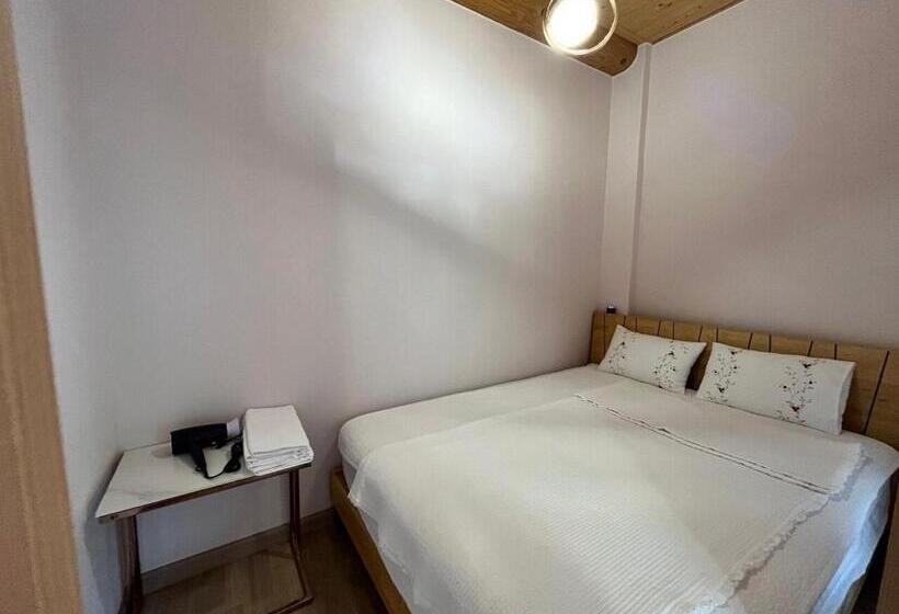 Номер Стандарт, Wanju Hanok Pension Hyurim