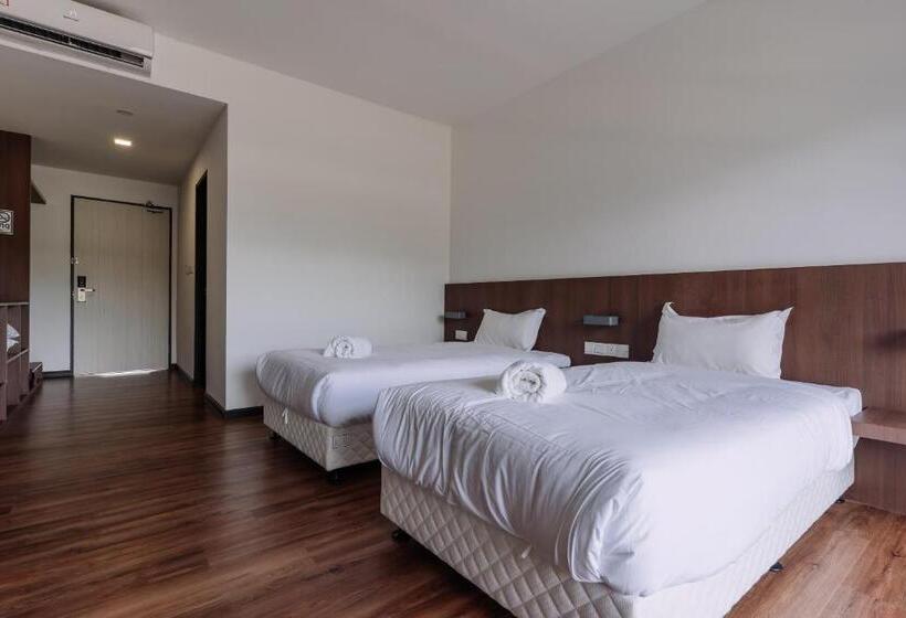Номер Deluxe, Roxy Sematan Villa & Townhouse
