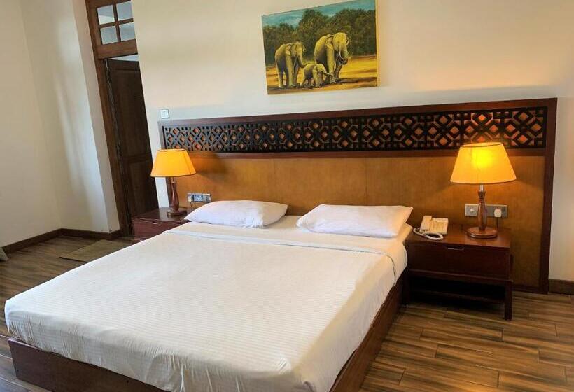 Deluxe Room with Balcony, Heaven Seven  Nuwara Eliya