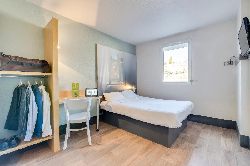 Номер Стандарт, B&b Hotel Brignoles
