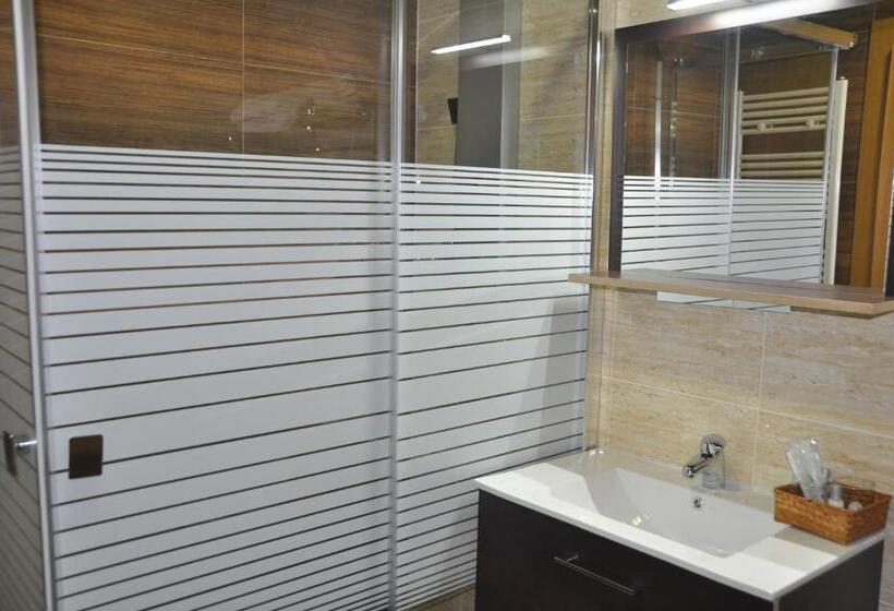 Habitación Estándar, De Alba