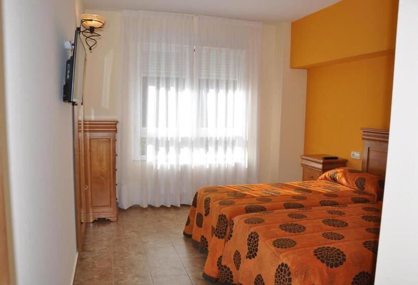 Habitación Triple Estándar, De Alba